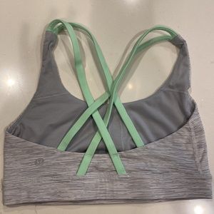 Lululemon sports bra size 4 like new
